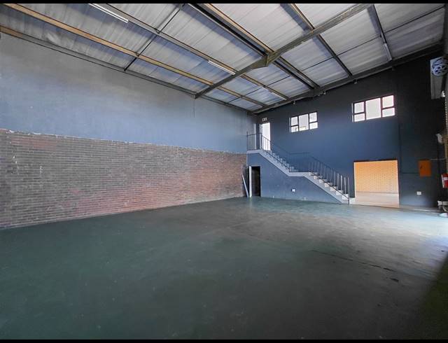 186M² WAREHOUSE TO LET IN CLAYVILLE